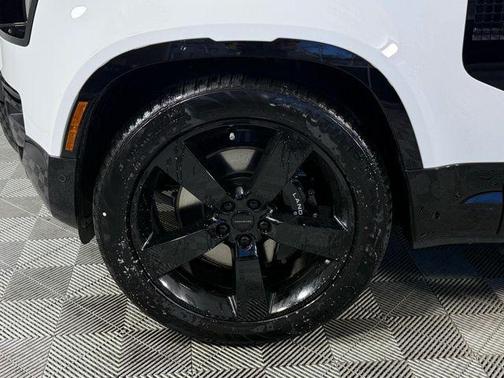 2026 Land Rover Defender 110 V8