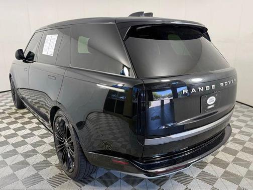 2025 Land Rover Range Rover SE