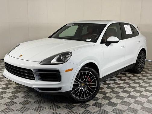 Carrara White Metallic 2022 Porsche Cayenne Cayenne