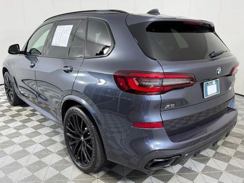 2022 BMW X5 M50i