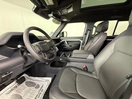 2024 Land Rover Defender X-Dynamic SE