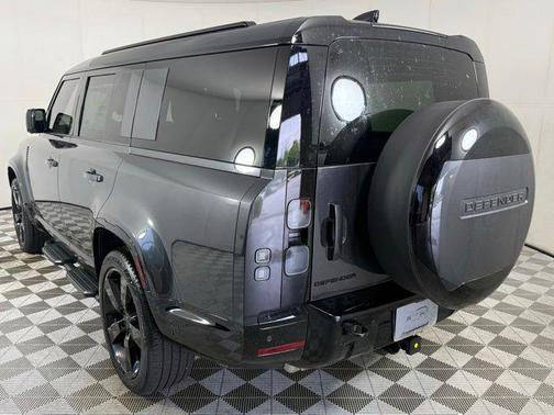 Carpathian Grey Prem Met 2026 Land Rover Defender X-Dynamic SE