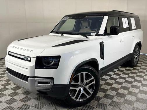 2023 Land Rover Defender SE
