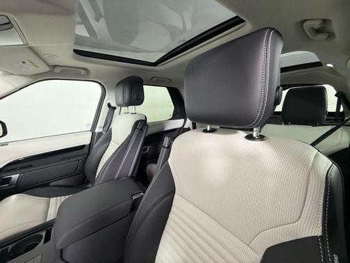 2025 Land Rover Discovery S