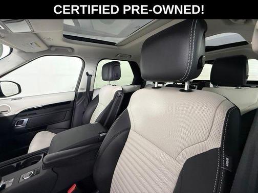 Santorini Black Metallic 2025 Land Rover Discovery S