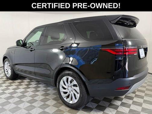 Santorini Black Metallic 2025 Land Rover Discovery S