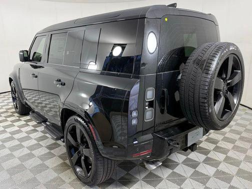 2026 Land Rover Defender X-Dynamic SE