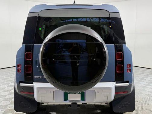 2025 Land Rover Defender S