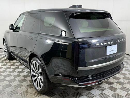 2026 Land Rover Range Rover SE