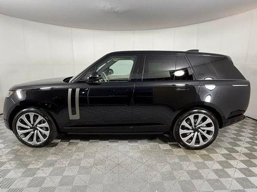 2026 Land Rover Range Rover SE