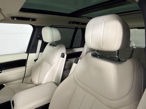 2026 Land Rover Range Rover SE