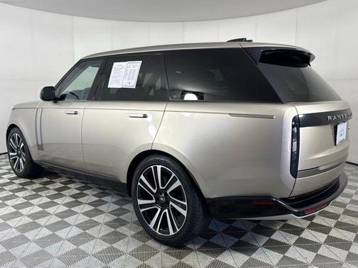 2023 Land Rover Range Rover SE