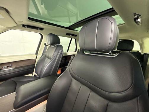2023 Land Rover Range Rover SE