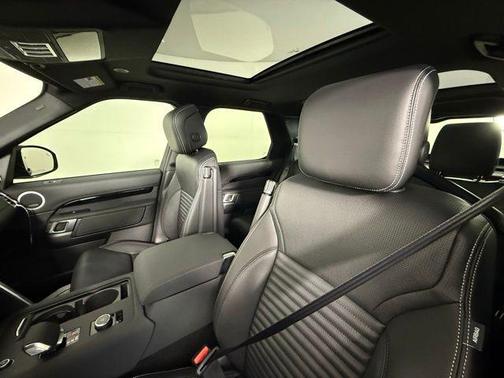 2025 Land Rover Discovery S