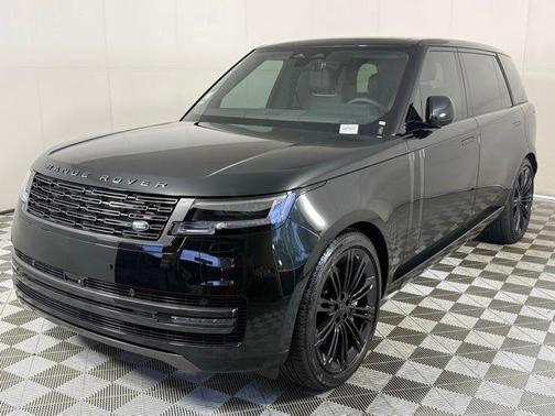 Santorini Black Metallic 2026 Land Rover Range Rover SE