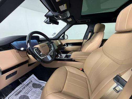 2025 Land Rover Range Rover SE