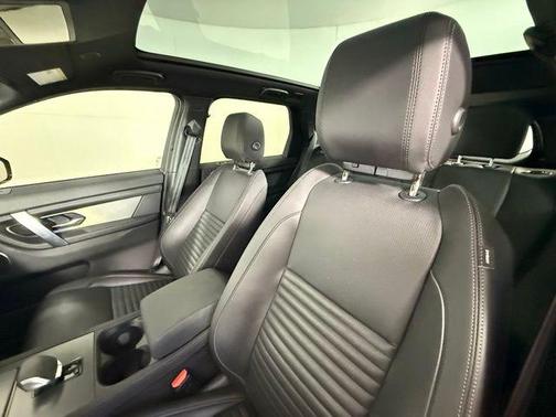 2025 Land Rover Discovery Sport SE