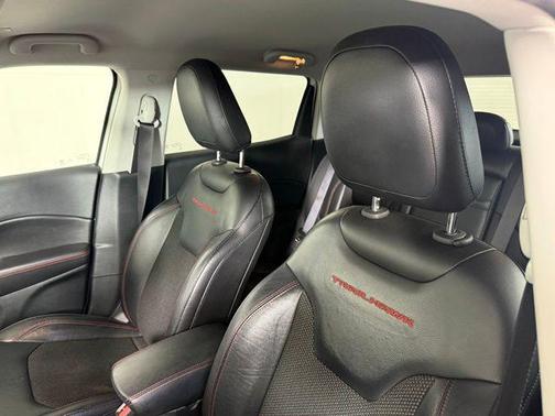 White Clearcoat 2019 Jeep Compass Trailhawk