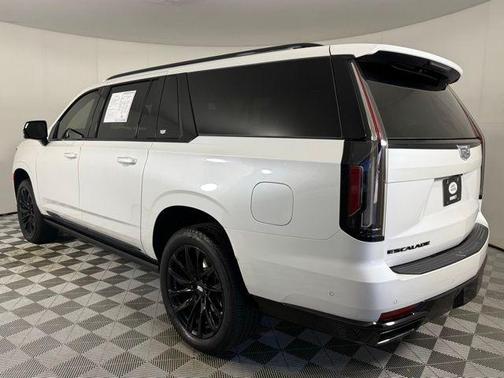2023 Cadillac Escalade ESV Sport