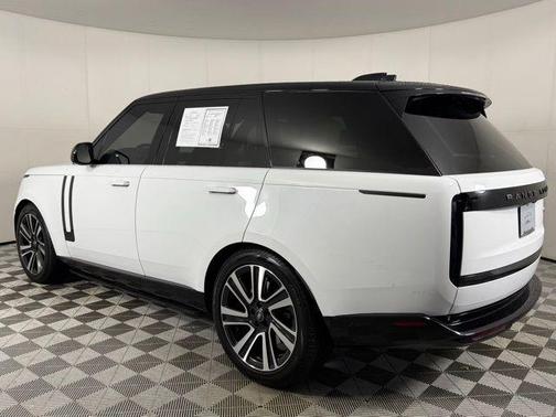 2023 Land Rover Range Rover SE