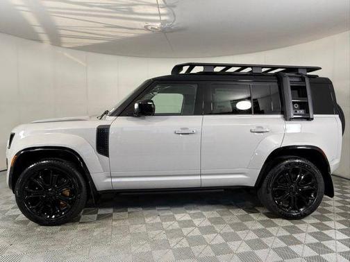 Borasco Gray Metallic 2026 Land Rover Defender OCTA