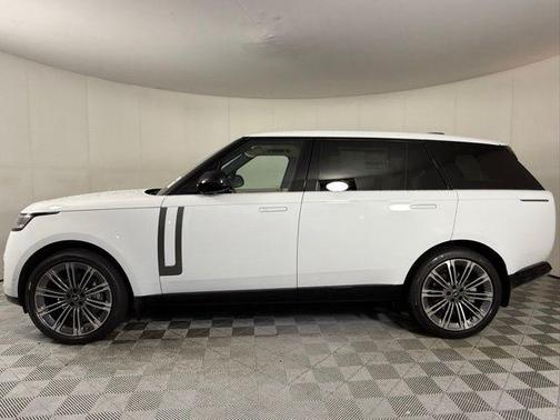 2025 Land Rover Range Rover SE