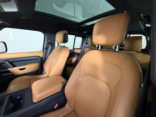 2023 Land Rover Defender V8