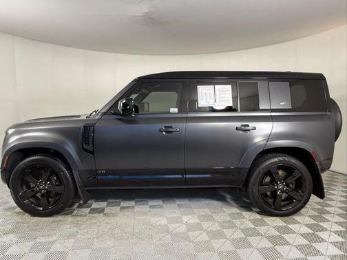 2023 Land Rover Defender V8