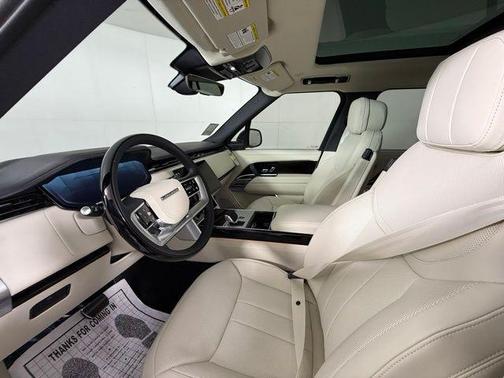 2025 Land Rover Range Rover SE