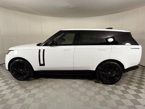 2025 Land Rover Range Rover SE