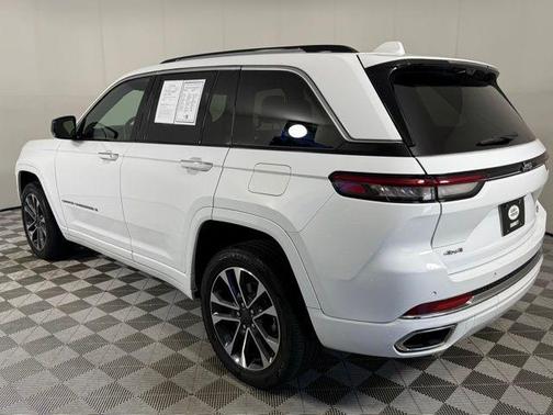 2022 Jeep Grand Cherokee Overland