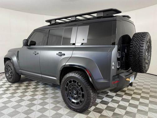 2025 Land Rover Defender V8