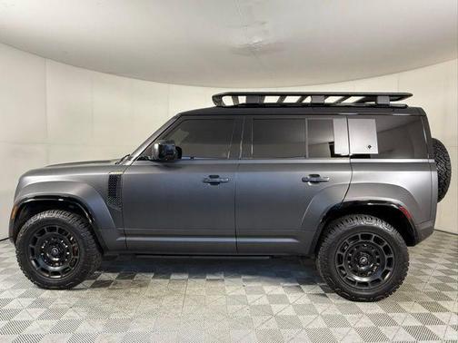 2025 Land Rover Defender V8