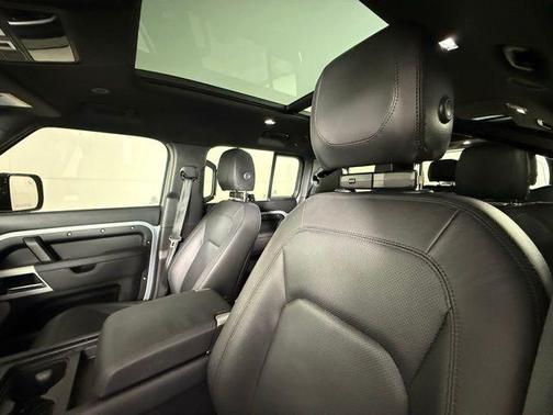 2024 Land Rover Defender S