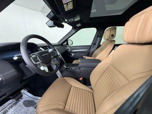 2025 Land Rover Discovery Dynamic SE