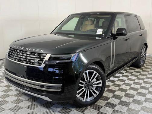 Santorini Black Metallic 2026 Land Rover Range Rover SE