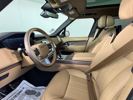 2025 Land Rover Range Rover Autobiography