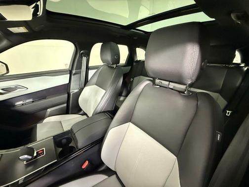 2026 Land Rover Range Rover Velar Dynamic SE