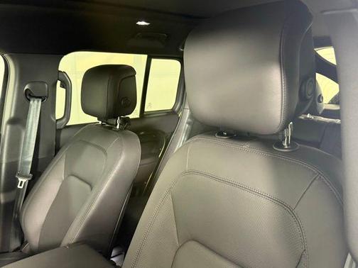 2026 Land Rover Defender 110 V8