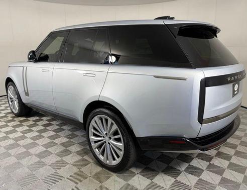2024 Land Rover Range Rover SE