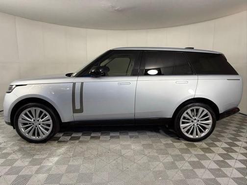 2024 Land Rover Range Rover SE