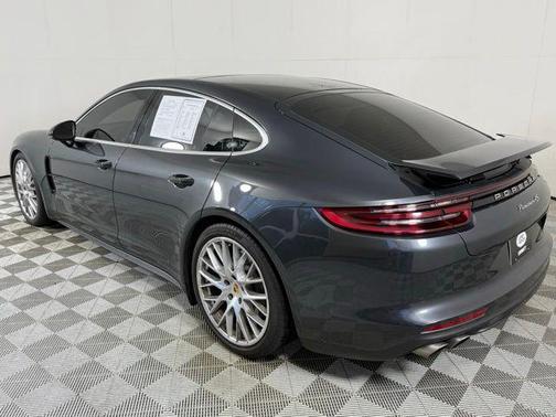 2018 Porsche Panamera 4S