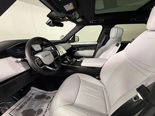 2025 Land Rover Range Rover Sport SE
