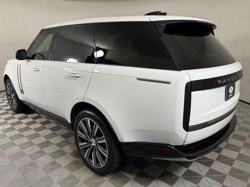 2023 Land Rover Range Rover SE