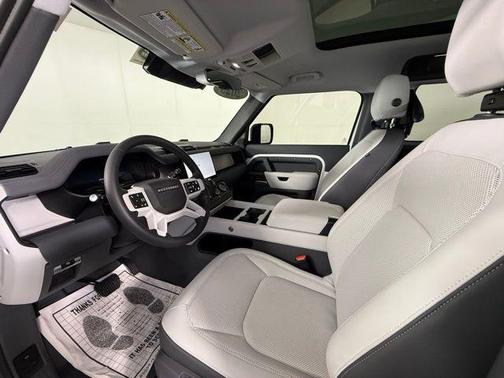 2025 Land Rover Defender S