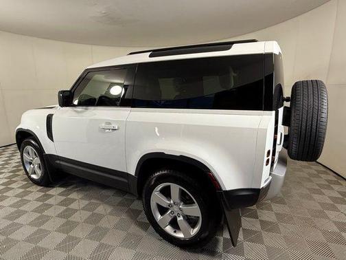 2025 Land Rover Defender S