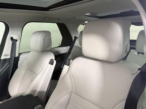 2025 Land Rover Discovery S