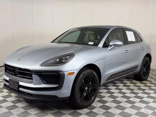 Dolomite Silver Metallic 2023 Porsche Macan Macan