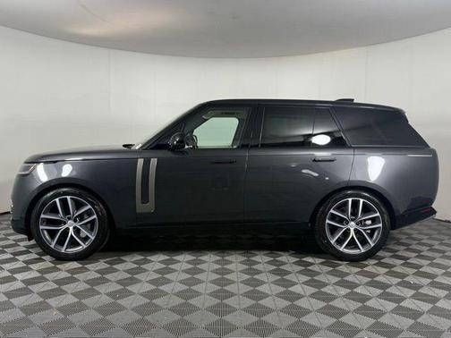 2025 Land Rover Range Rover SE