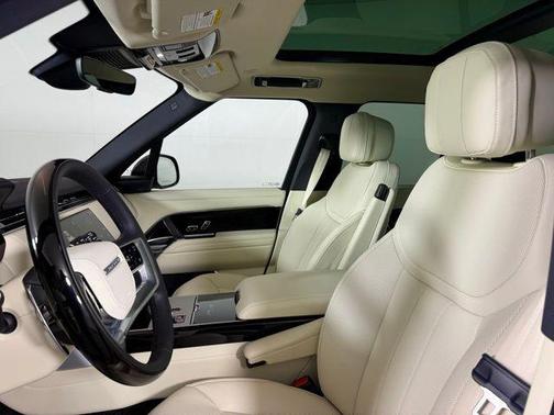 2025 Land Rover Range Rover SE